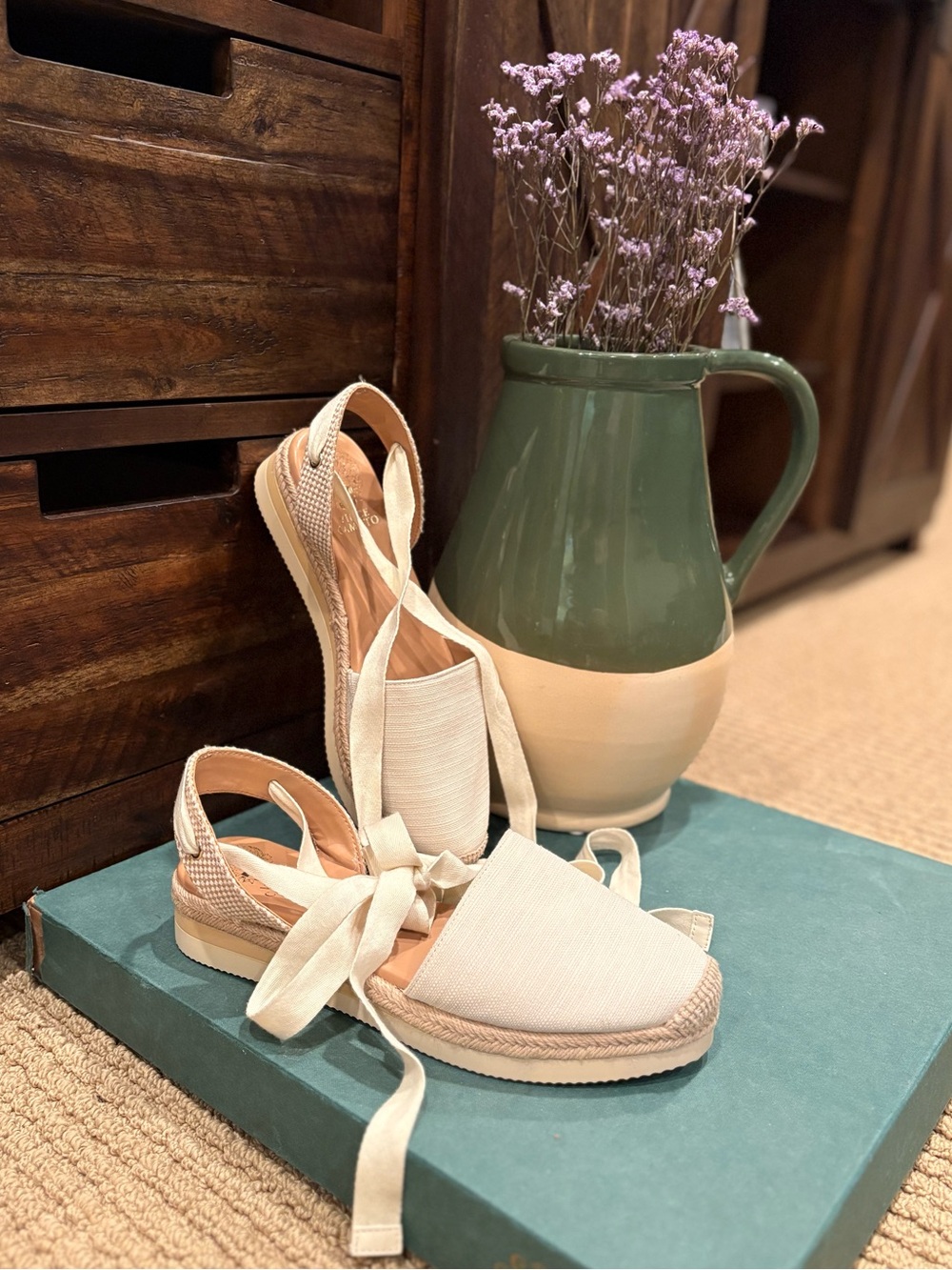 Vince Camuto VP- Bonelle Cream Lace-Up Espadrille Flats Size 9 NWOT - Picture 2 of 6
